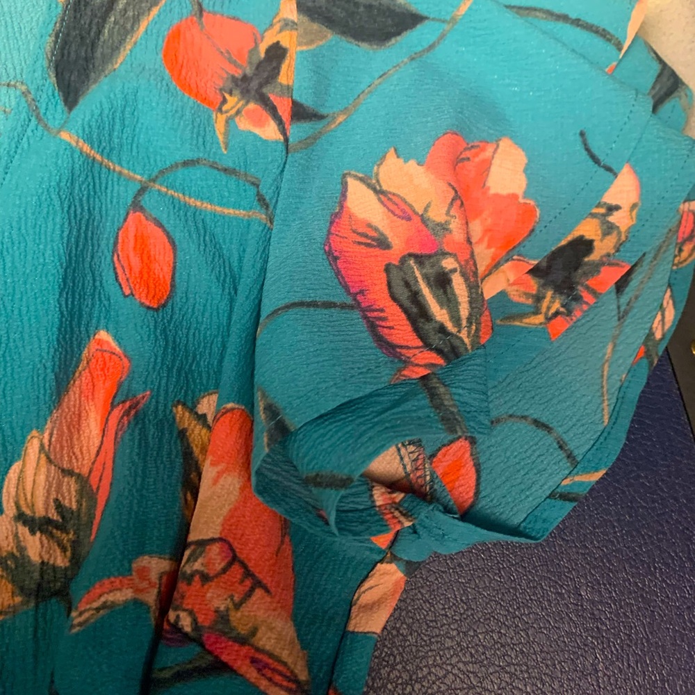 Beautiful Floral Dress - Picture 9 of 9